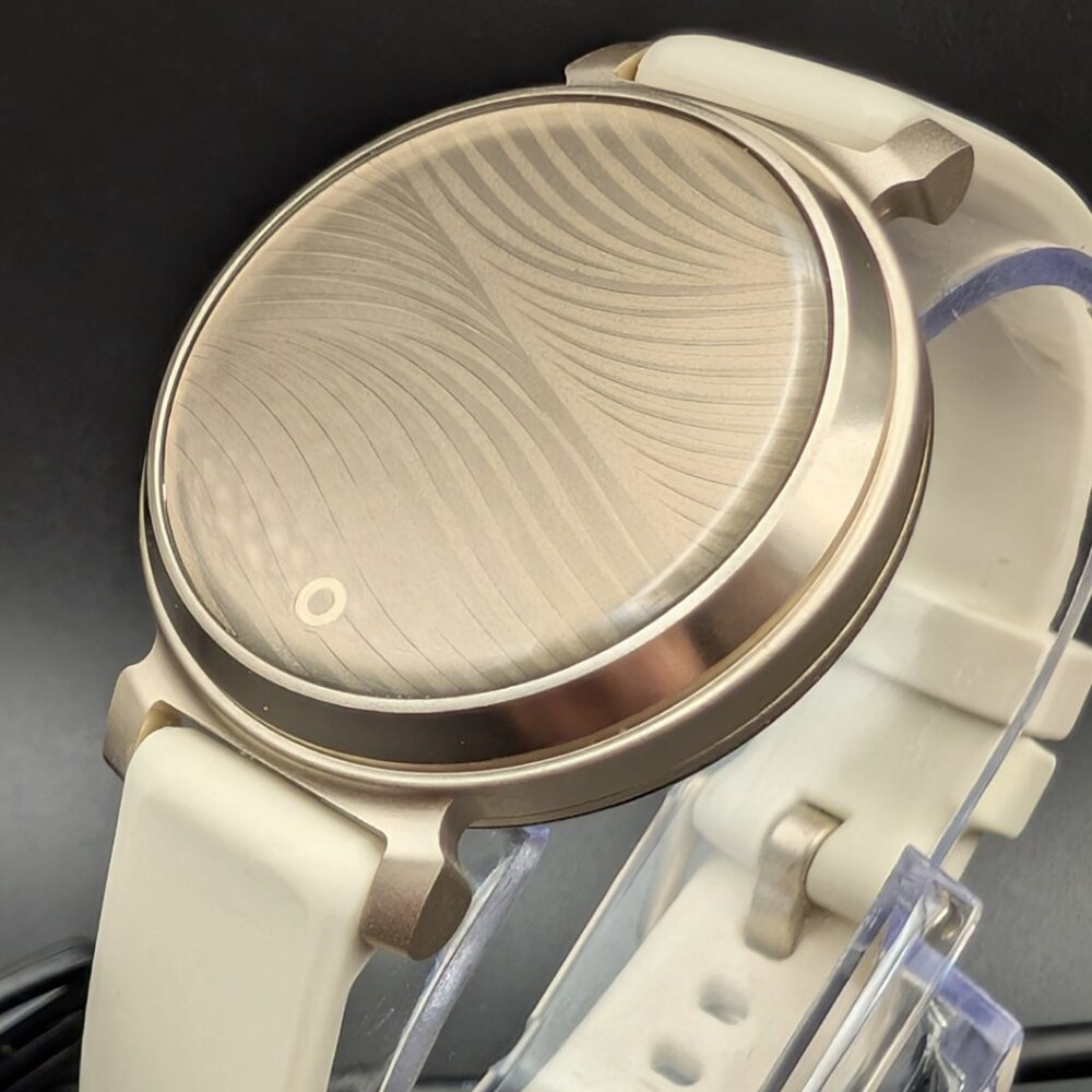 Garmin Lily 2 Smartwatch Cream Gold with Coconut Silicone Band - Picture 5 of 10